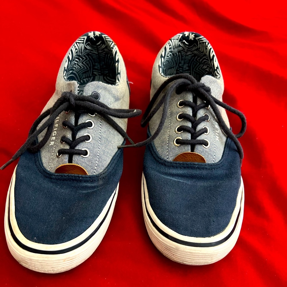 Tommy Hilfiger men’s 8.5 shoes